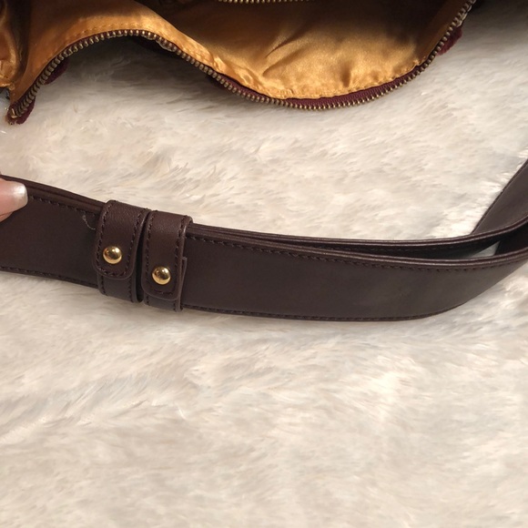 MAXX fabric and leather shoulder strap purse - Picture 7 of 8